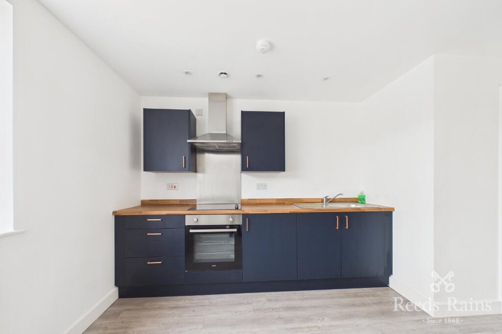 Bingley Road, Bradford, West Yorkshire, BD9 photo 4
