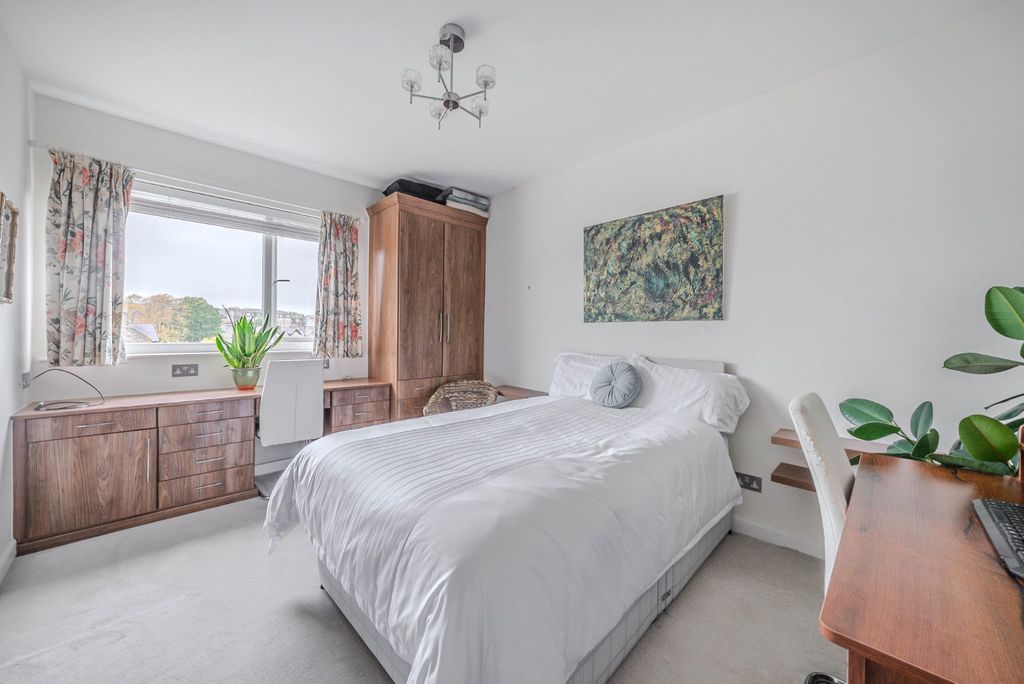 Additional image 6 of 2 bed flat for saleQueens Close, Lancaster Road, Harrogate, North Yorkshire HG2