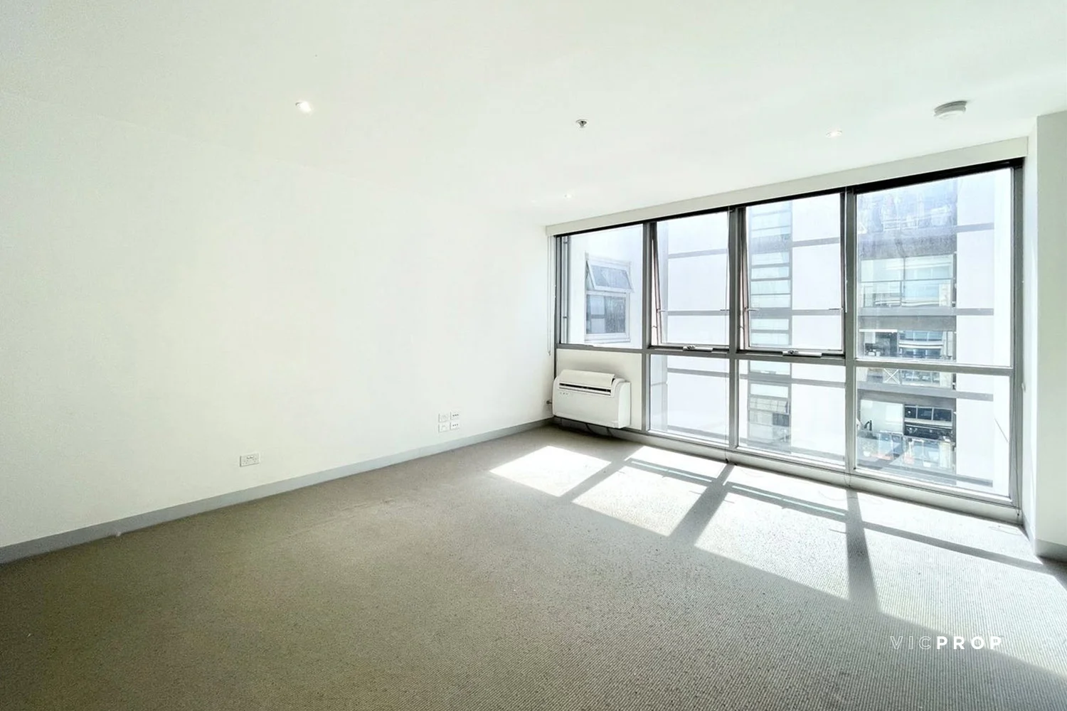 1005/53 Batman Street, West Melbourne VIC 3003 photo 2