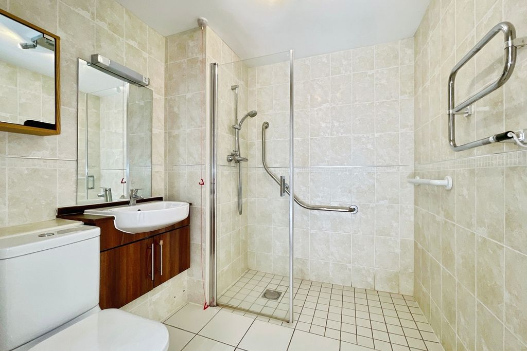 Additional image 11 of 2 bed flat for saleLys Lander, Tregolls Road, Truro, Cornwall TR1