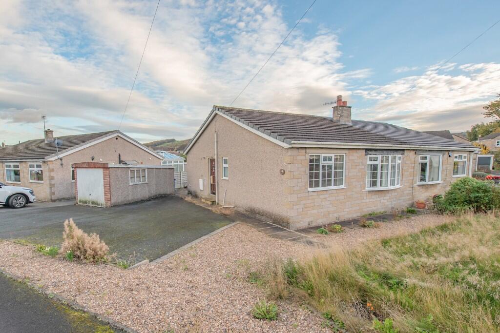 18 Aire Crescent, Cross Hills BD20 7RW