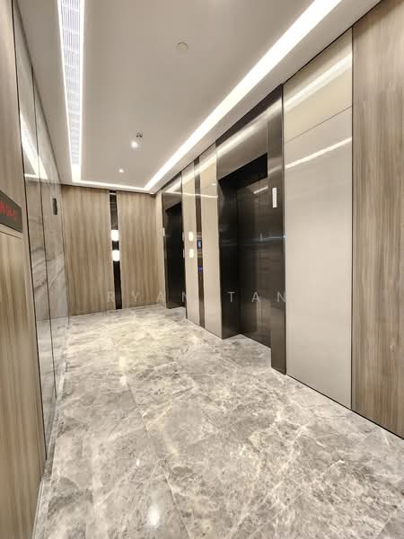 32 Leedon Heights photo 3