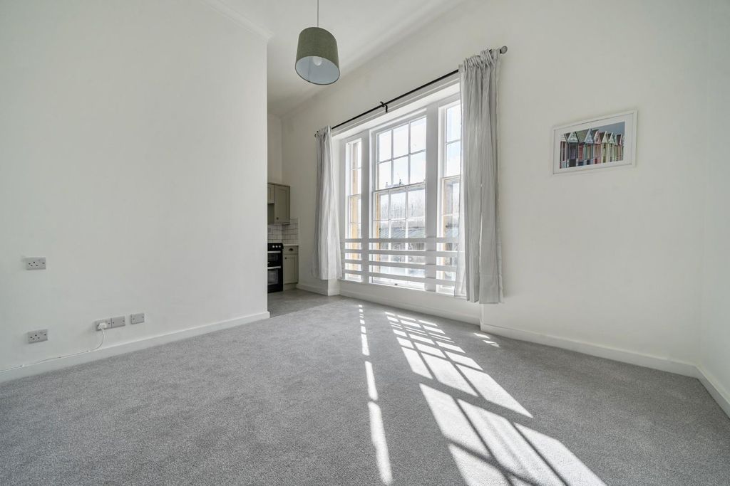 1 bed flat for saleDorchester Street, Bath BA1 photo 3