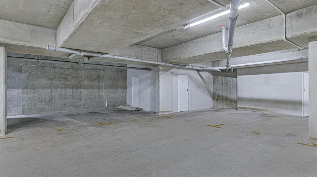 Additional image 21 of Penthouse, The Avenue Branksome Park