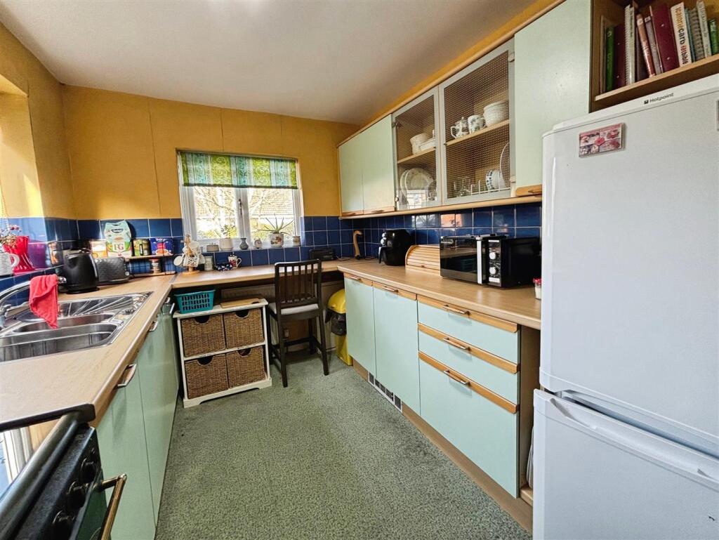 Additional image 4 of Fairway Walk, Bradford, BD7 4JW