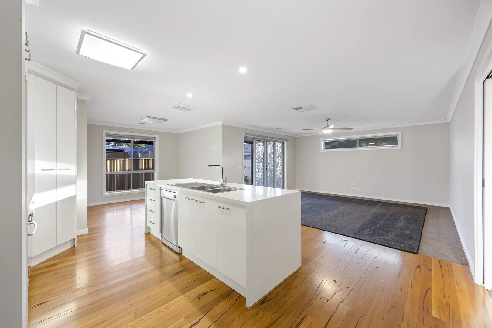 22 Deakin Drive, Delacombe VIC 3356 photo 4