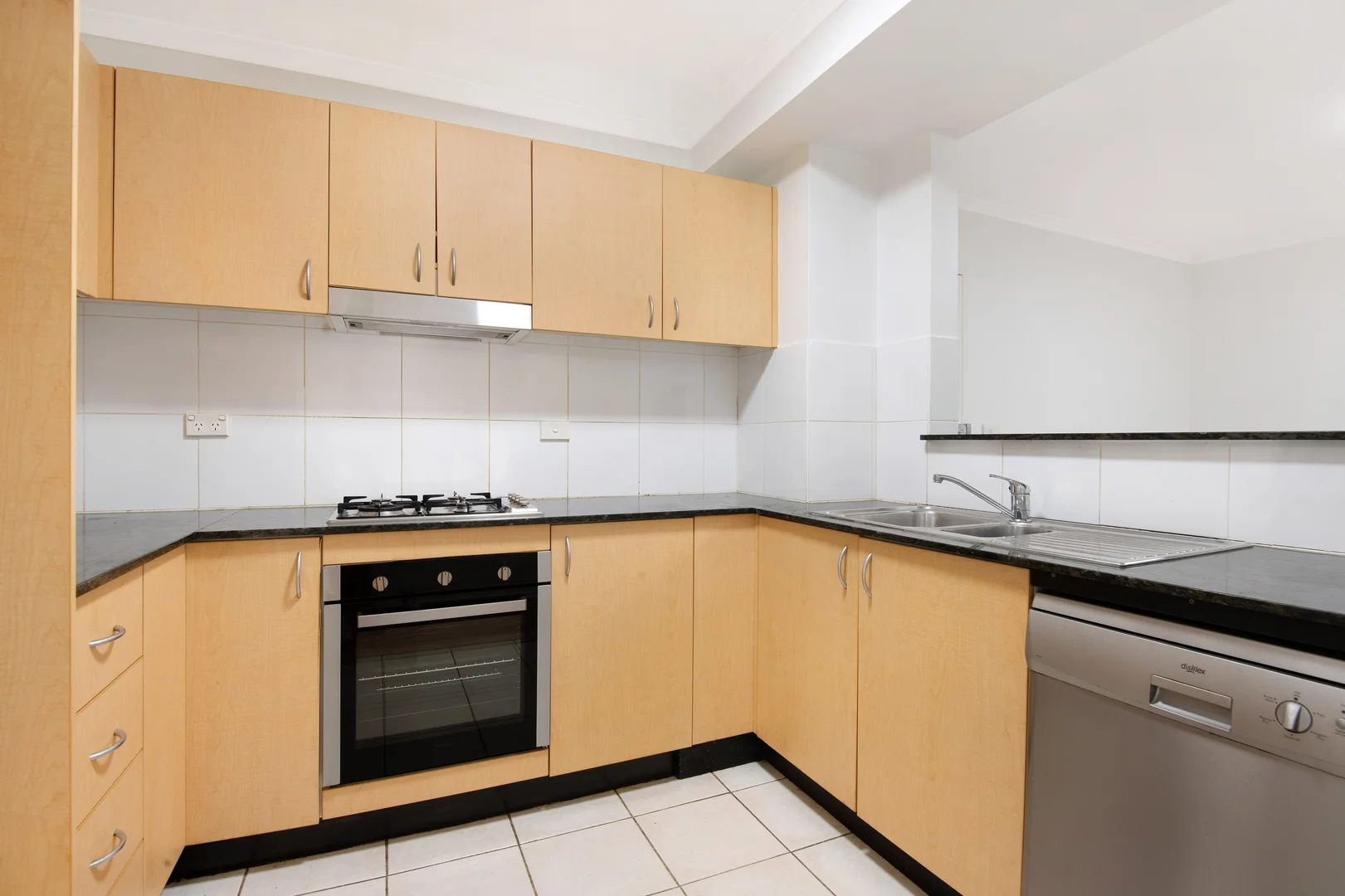 3/58-60 Oaks Avenue, Dee Why NSW 2099 photo 3