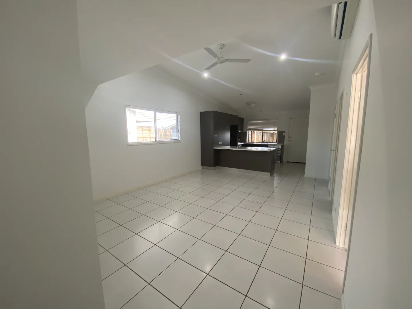 5/8 Hillcrest Street, Emerald QLD 4720 photo 3