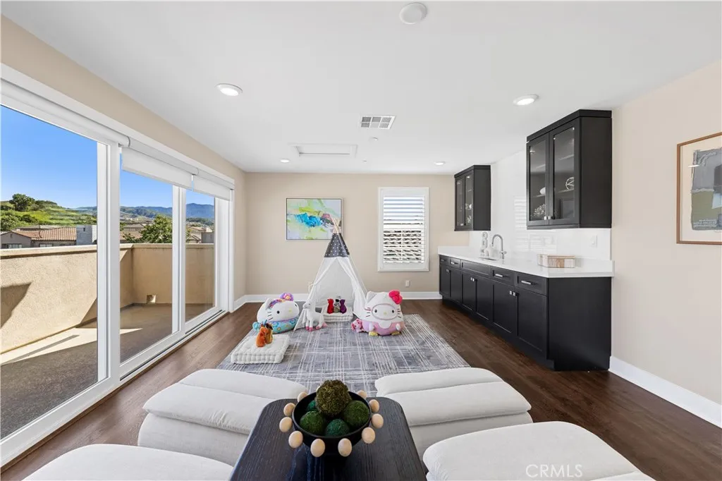 Additional image 27 of 91 Pelican Ln, Irvine, CA 92618