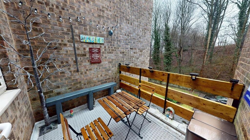 Additional image 13 of Frizley Gardens, Bradford