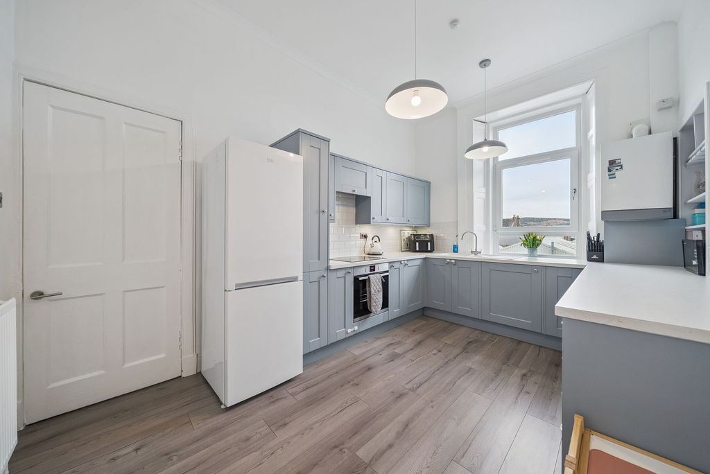 Additional image 7 of 2 bed flat for sale2/1, 12 William Street, Helensburgh G84