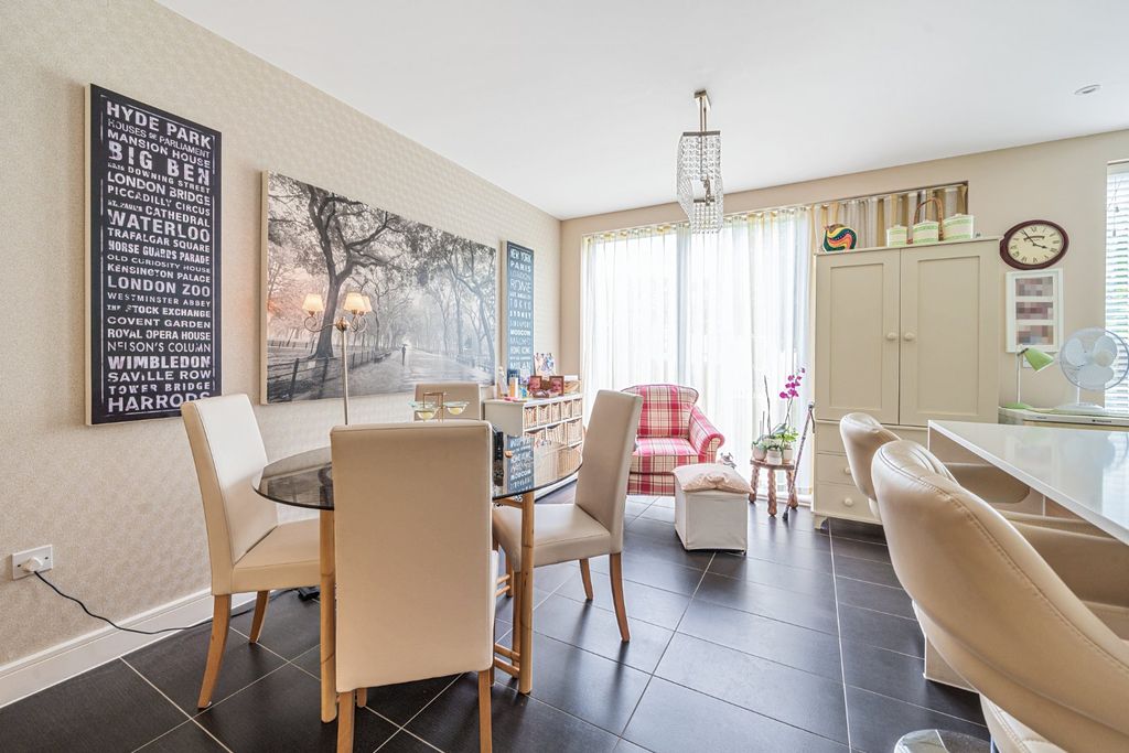 Additional image 15 of 3 bed flat for saleCliveden Gages, Taplow, Buckinghamshire SL6