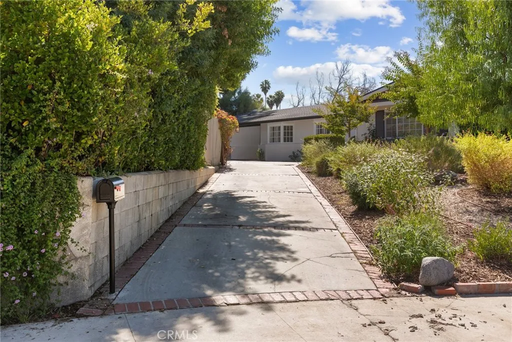 Additional image 32 of 23312 Ostronic Dr, Woodland Hills, CA 91367