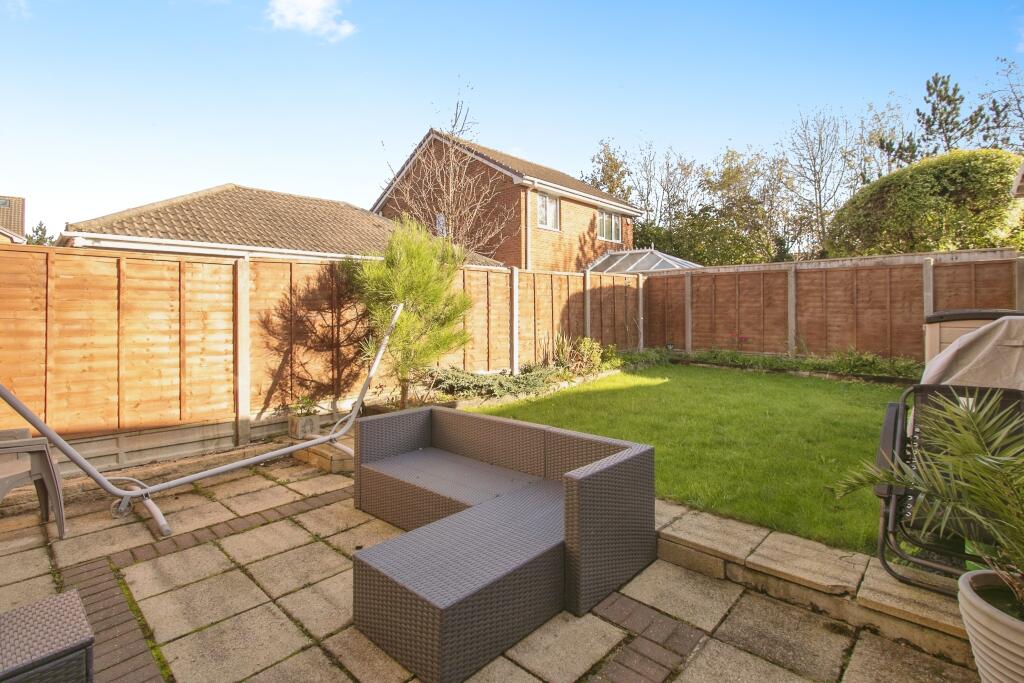 McWilliam Close, Talbot Village, BH12 photo 2