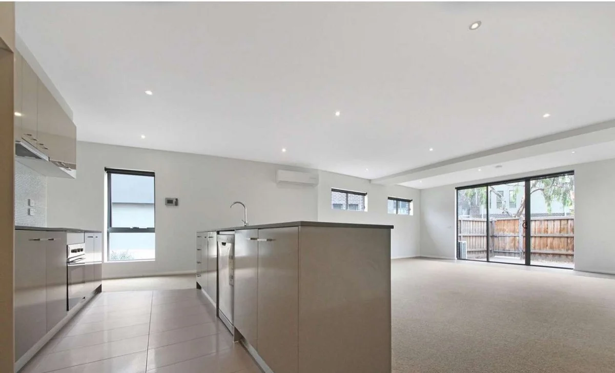 1/2 Vangelica Way, South Morang VIC 3752