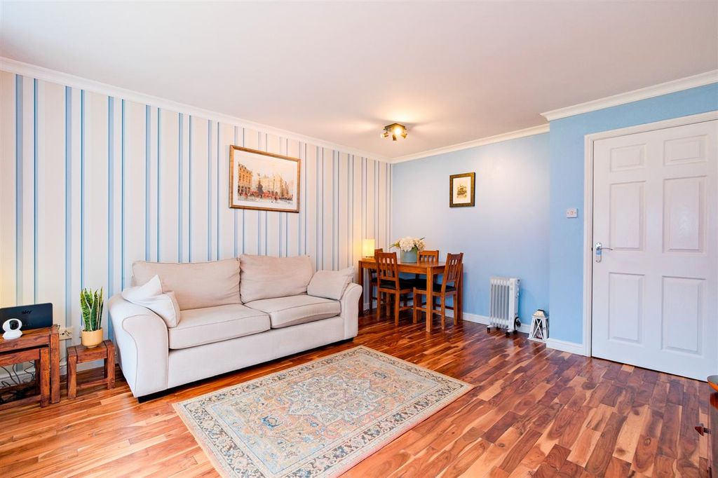 Additional image 4 of 2 bed flat for salePhilips Wynd, Hamilton ML3