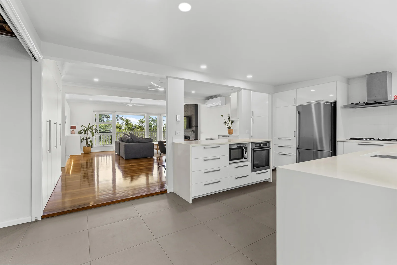 8 Blackstone Street, Indooroopilly QLD 4068 photo 5