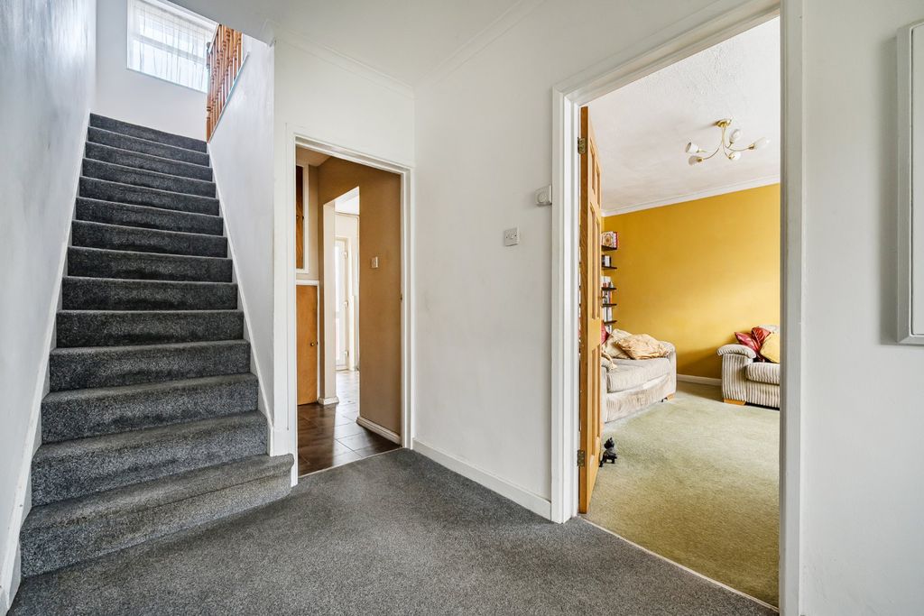 Additional image 10 of 3 bed terraced house for saleSkydmore Path, Slough, Berkshire SL2