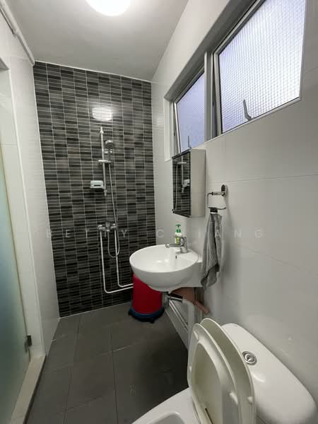 526 Hougang Avenue 6 photo 4
