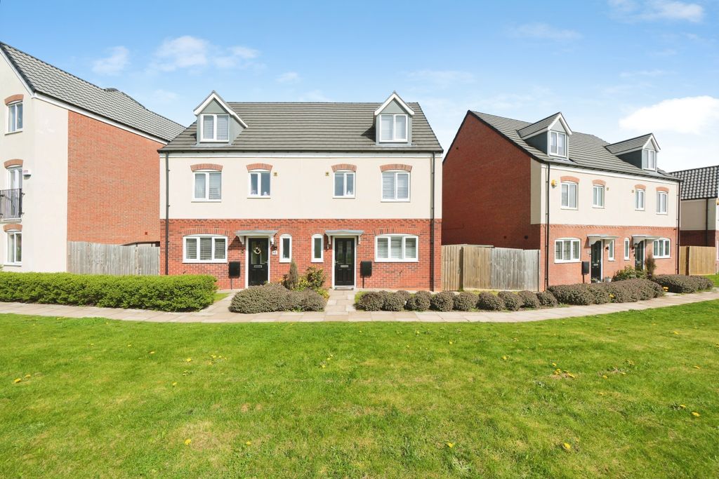 Additional image 2 of 4 bed semi-detached house for salePennington Way, Nottingham NG15