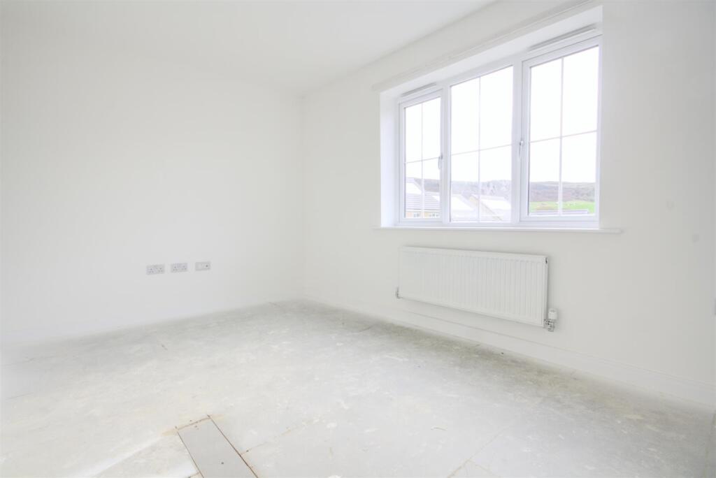 16 Pen-Y-Ghent Road, Skipton photo 3