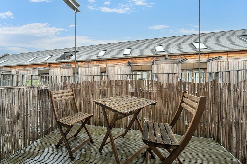 Additional image 14 of 3 bed flat for saleHope Quay, Wapping Wharf BS1