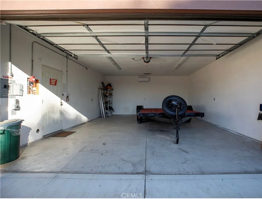 7035 Palm Ave, Highland, CA 92346