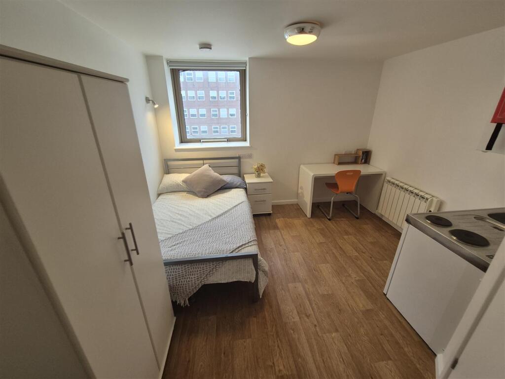 Additional image 2 of Studio, Bills Included!
