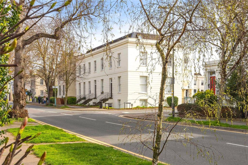 Additional image 13 of 19 bed flat for saleClarence Road, Cheltenham, Gloucestershire GL52