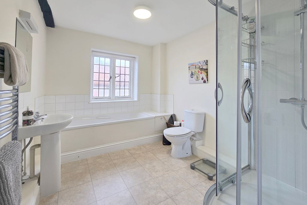 Additional image 7 of 2 bed flat for saleHigh Street, Lymington, Hampshire SO41