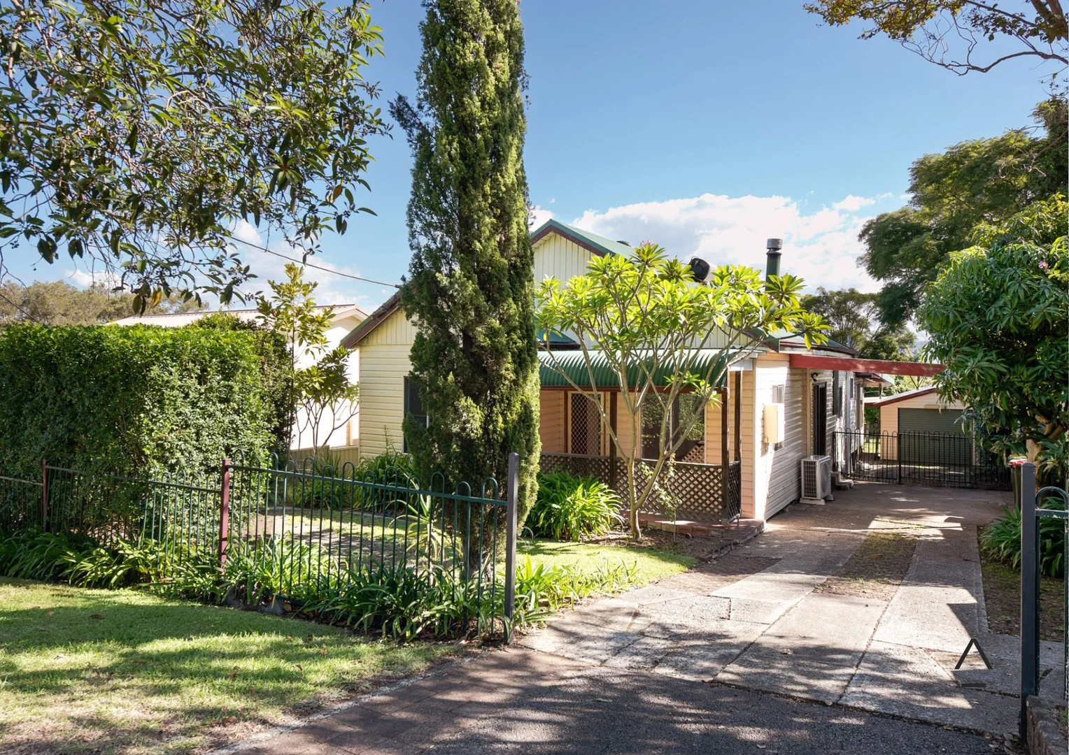1 Lilian St, Glendale NSW 2285