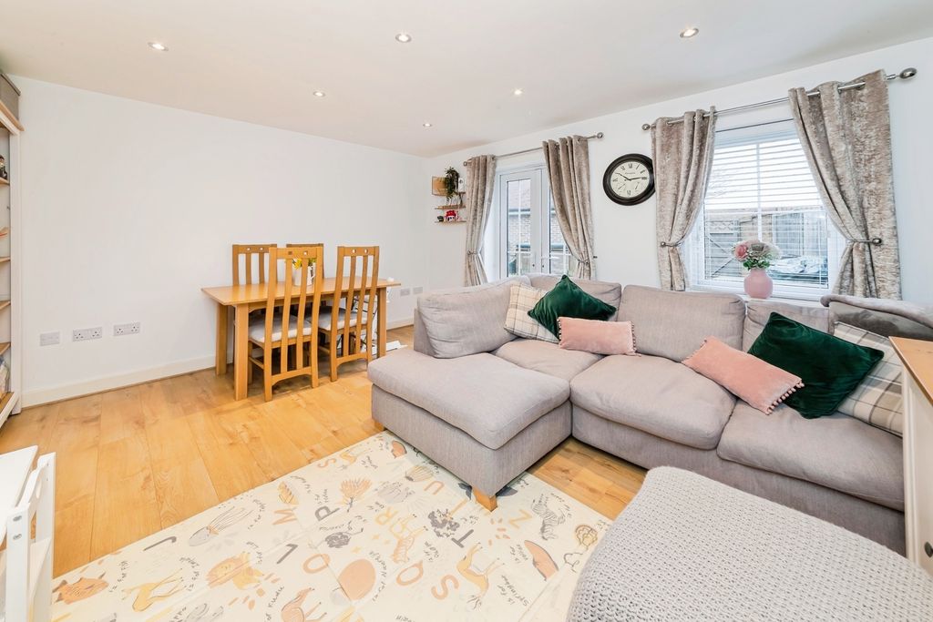Additional image 3 of 2 bed semi-detached house for saleHolmbush End, Faygate, Horsham, West Sussex RH12
