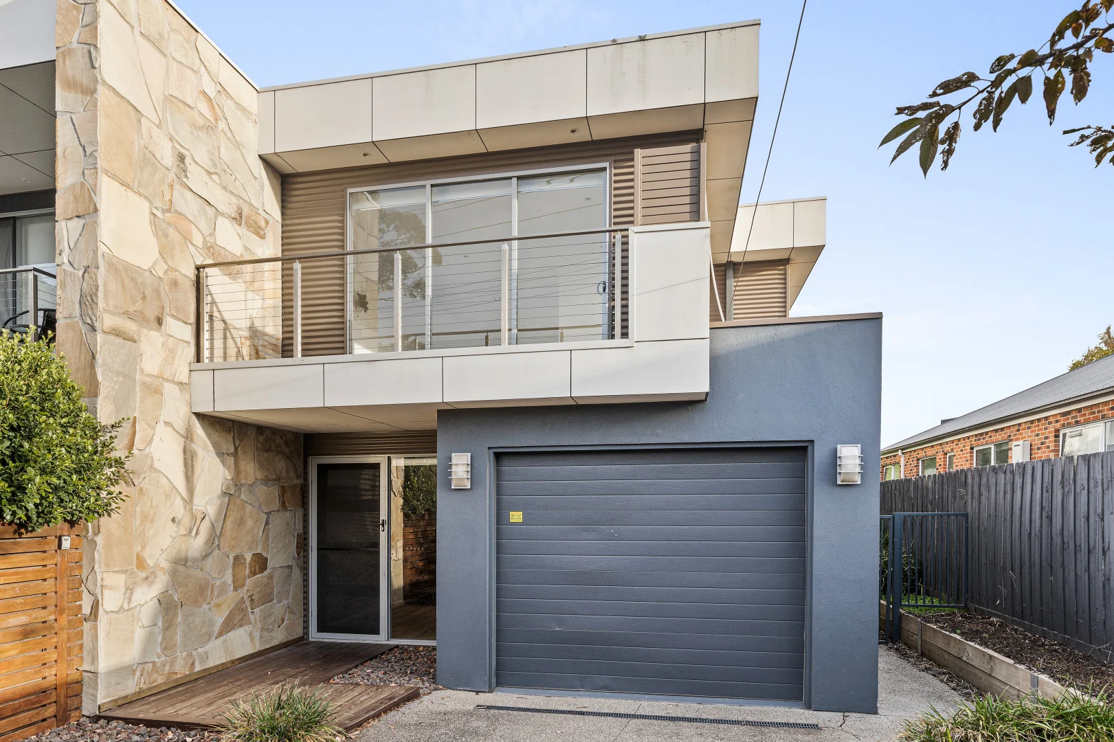 2/39 read st, Newtown VIC 3220 photo 2