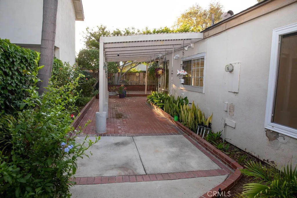 42 Almond Tree Ln, Irvine, CA 92612
