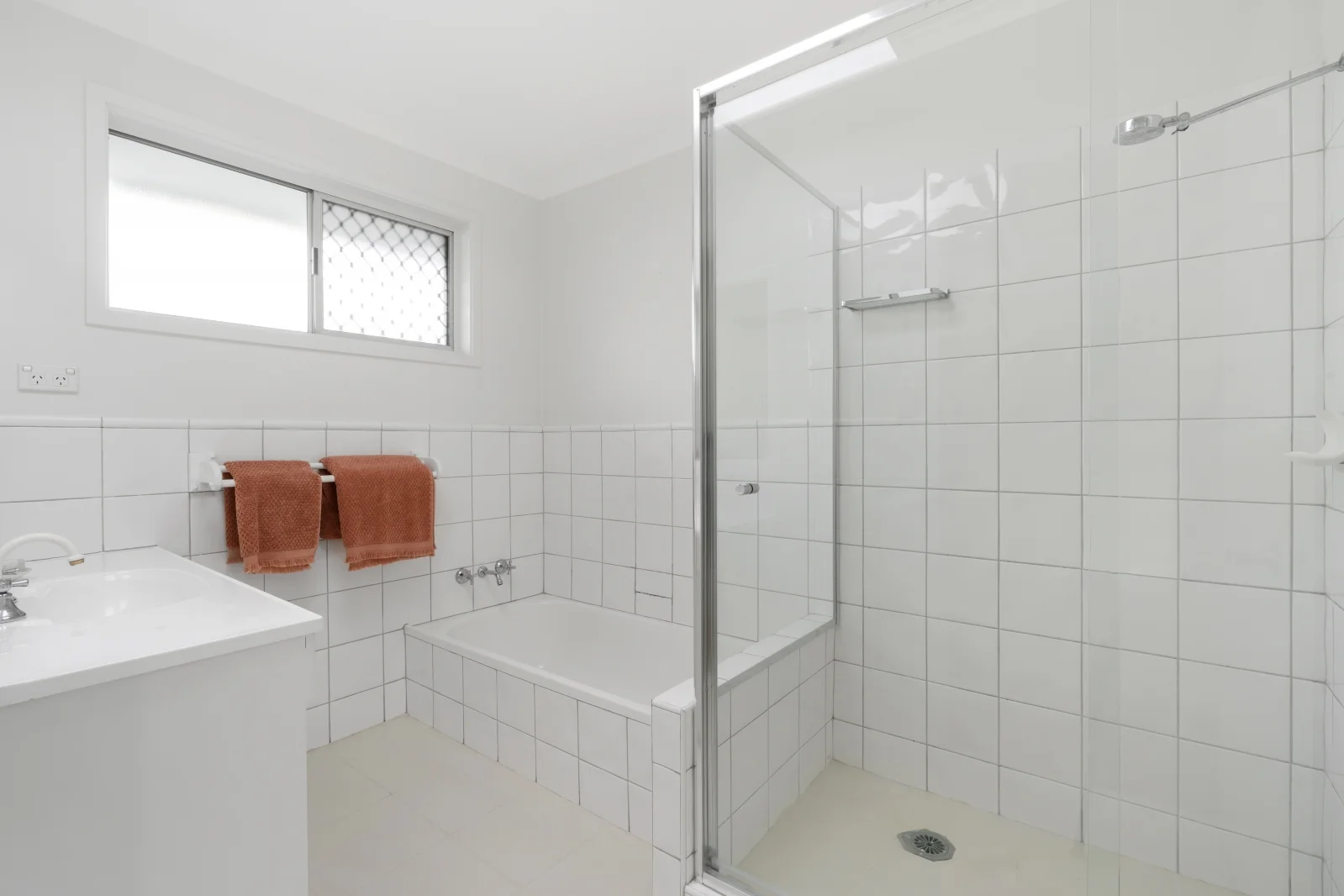 Additional image 24 of 39 Beverley Crescent, Broadbeach Waters QLD 4218