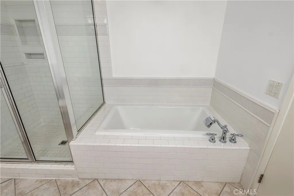 Additional image 93 of 2872 Coast Circle Unit 104, Huntington Beach, CA 92649