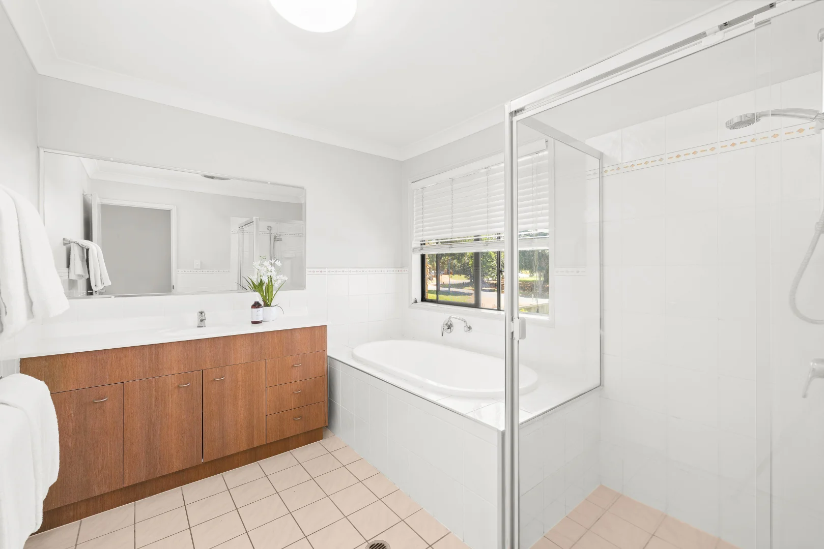 Additional image 23 of 33 Kimbolton Dr, Redland Bay QLD 4165