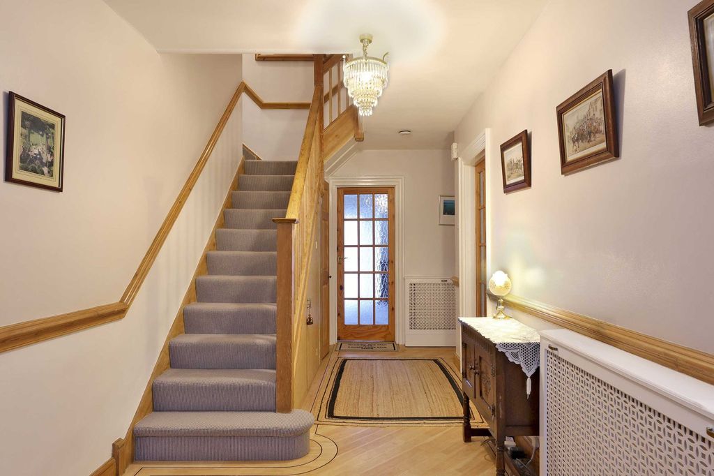 Additional image 11 of 7 bed detached house for saleWilton Crescent, Beaconsfield, Buckinghamshire HP9
