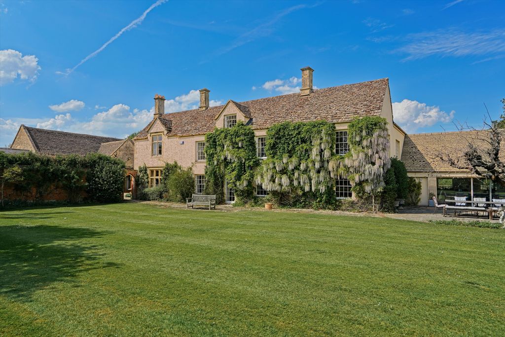 6 bed detached house for saleLechlade, Gloucestershire GL7