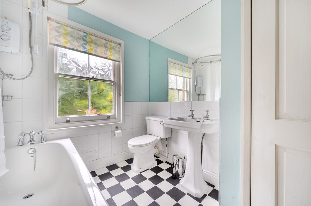 Additional image 10 of 3 bed semi-detached house for saleHaslemere, Surrey GU27