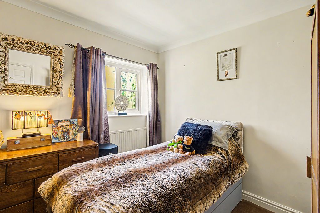 Additional image 8 of 5 bed flat for saleHollins Lane, Harrogate HG3