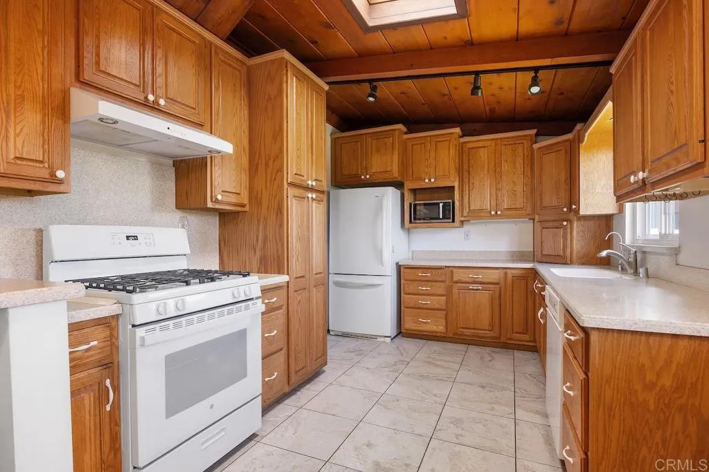 Additional image 12 of 2600 Highland Drive, Carlsbad, CA 92008