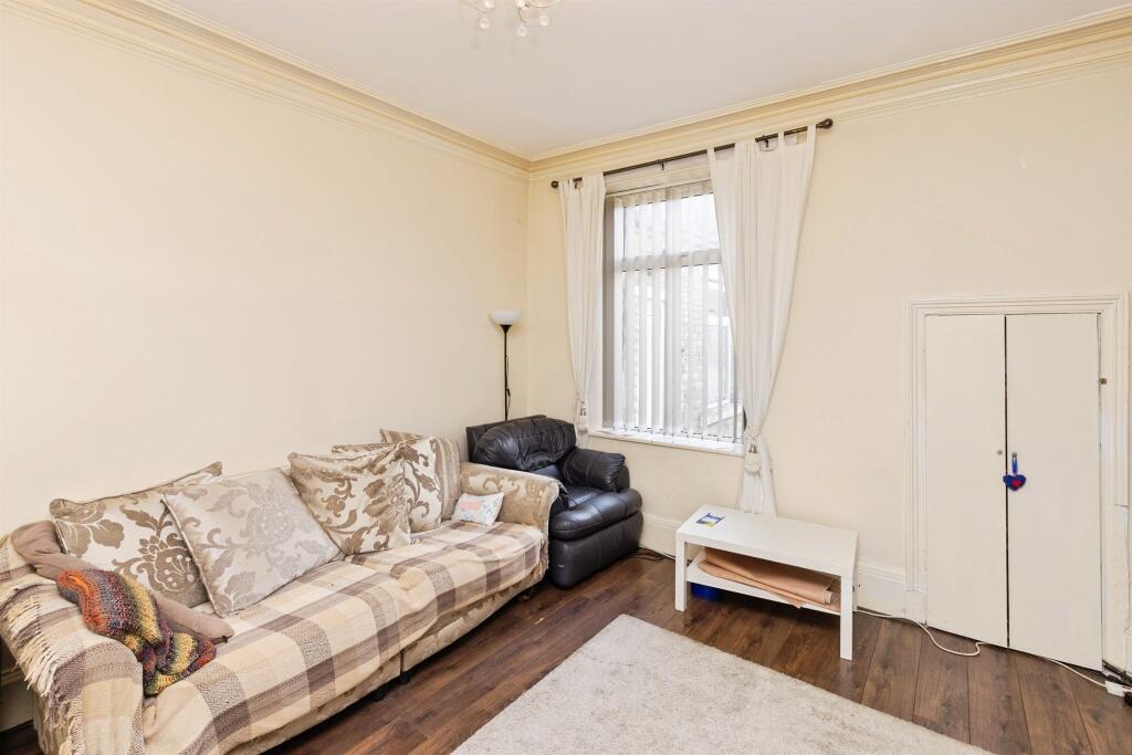 Summerseat Place, Bradford photo 3