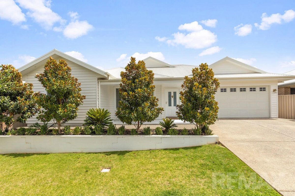 6 Kingsford Smith Road, Boorooma NSW 2650