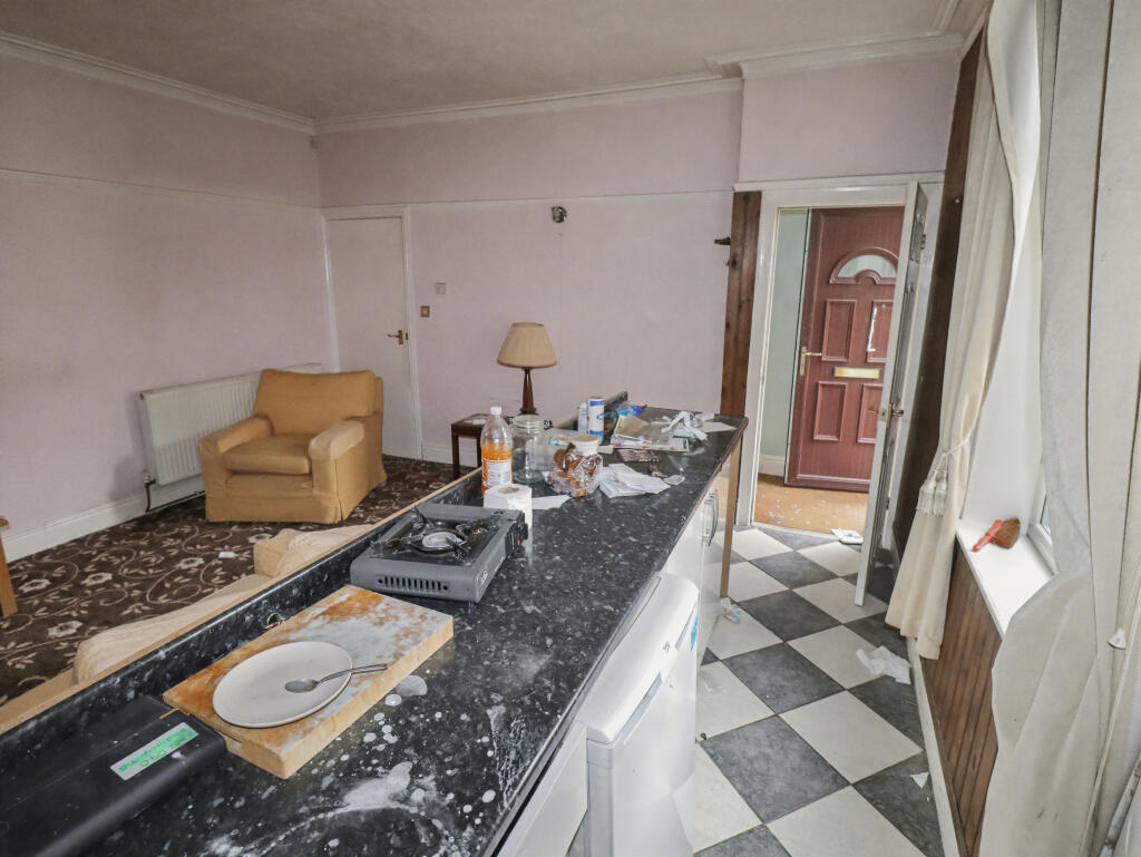 4 Cordingley Street, Bradford BD4 0PP photo 3