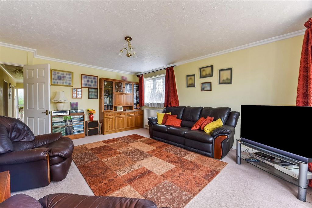 Additional image 10 of 3 bed detached bungalow for saleFarm Road, Bracklesham Bay, Chichester PO20