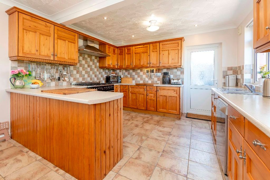 Additional image 8 of 5 bed detached house for salePenrhiwceiber Farm, Llanwonno Road, Mountain Ash CF45