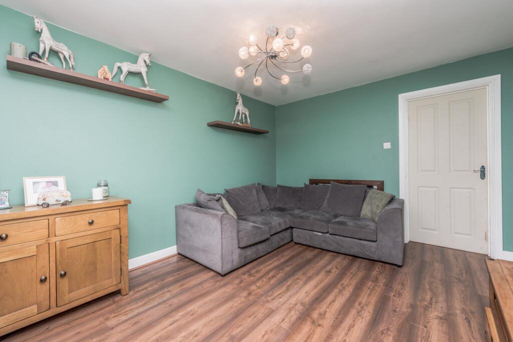 Additional image 3 of Holmefield View, Bradford, West Yorkshire, BD4