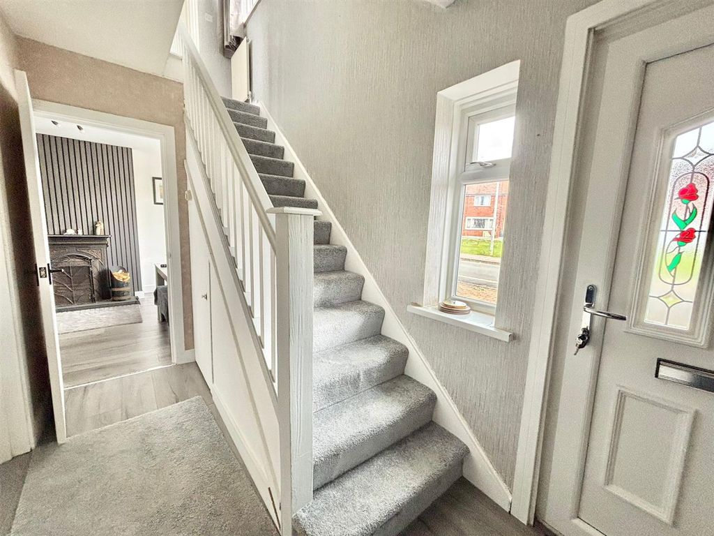 Additional image 13 of 3 bed semi-detached house for saleBeresford Avenue, Hornsea HU18
