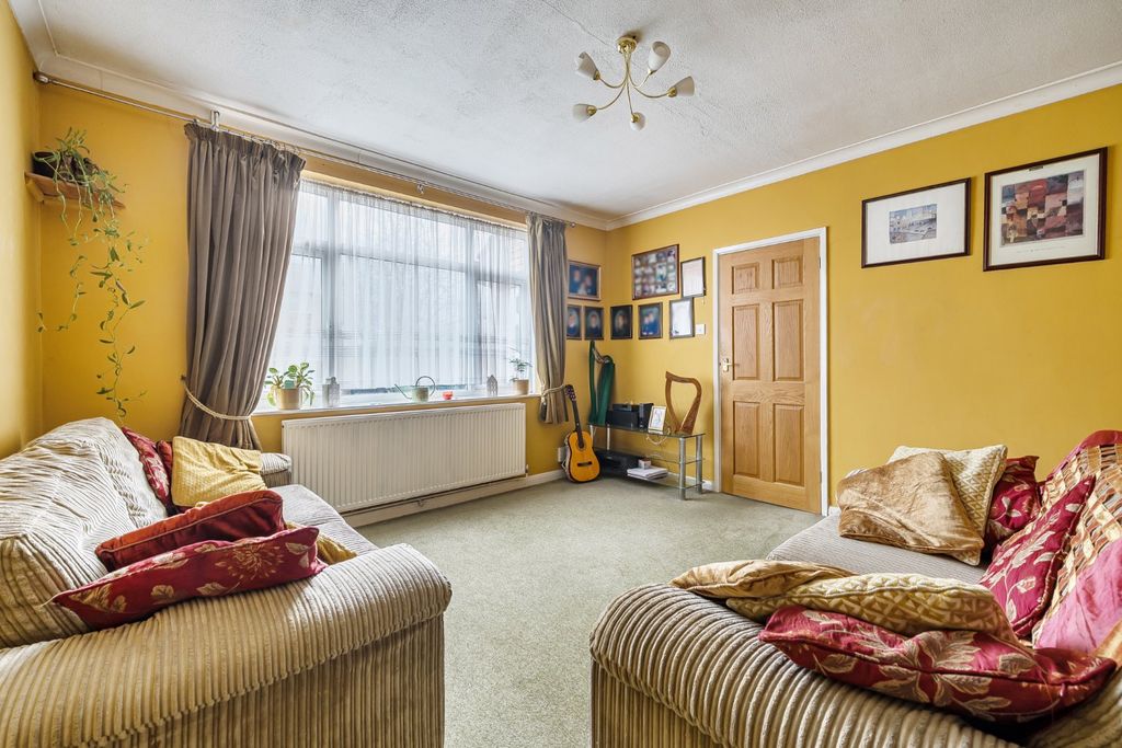 Additional image 2 of 3 bed terraced house for saleSkydmore Path, Slough, Berkshire SL2